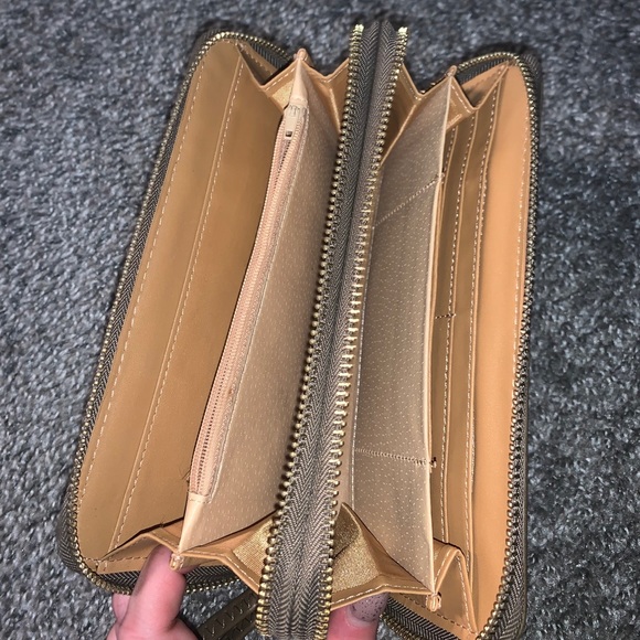 Wallet - Picture 4 of 4